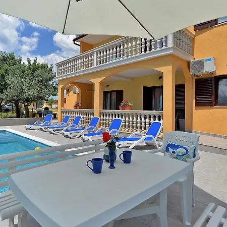 Mit Privatpool Fuer 16 Personen Ca 190 Qm In Vodnjan, Istrien Istrische Riviera