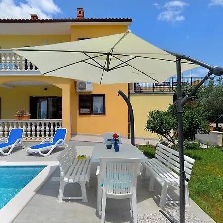 Mit Privatpool Fuer 16 Personen Ca 190 Qm In Vodnjan, Istrien Istrische Riviera