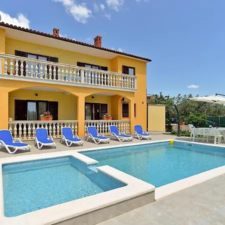 Mit Privatpool Fuer 16 Personen Ca 190 Qm In Vodnjan, Istrien Istrische Riviera * Vodnjan